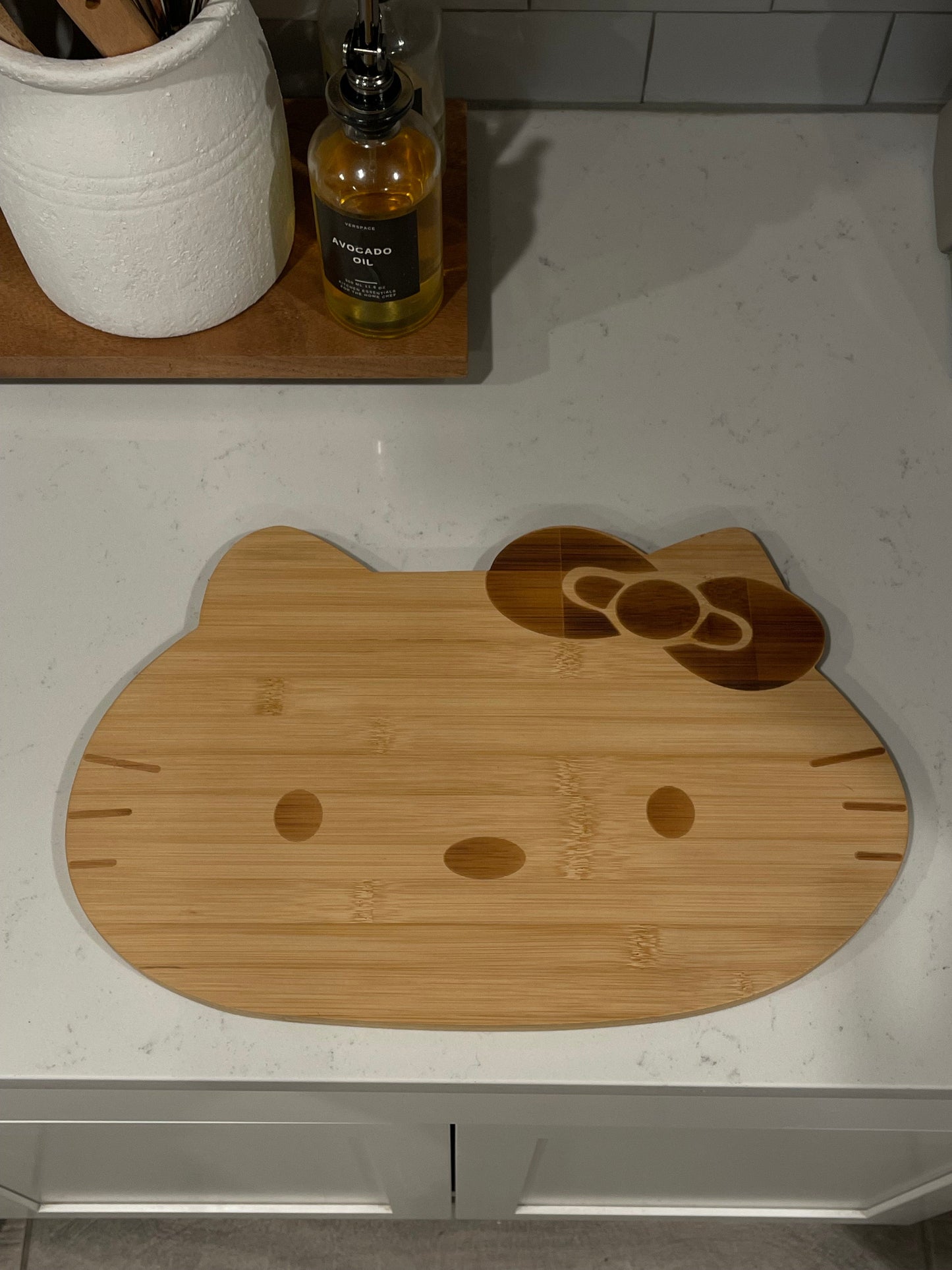 KITTY CUTTING BOARD