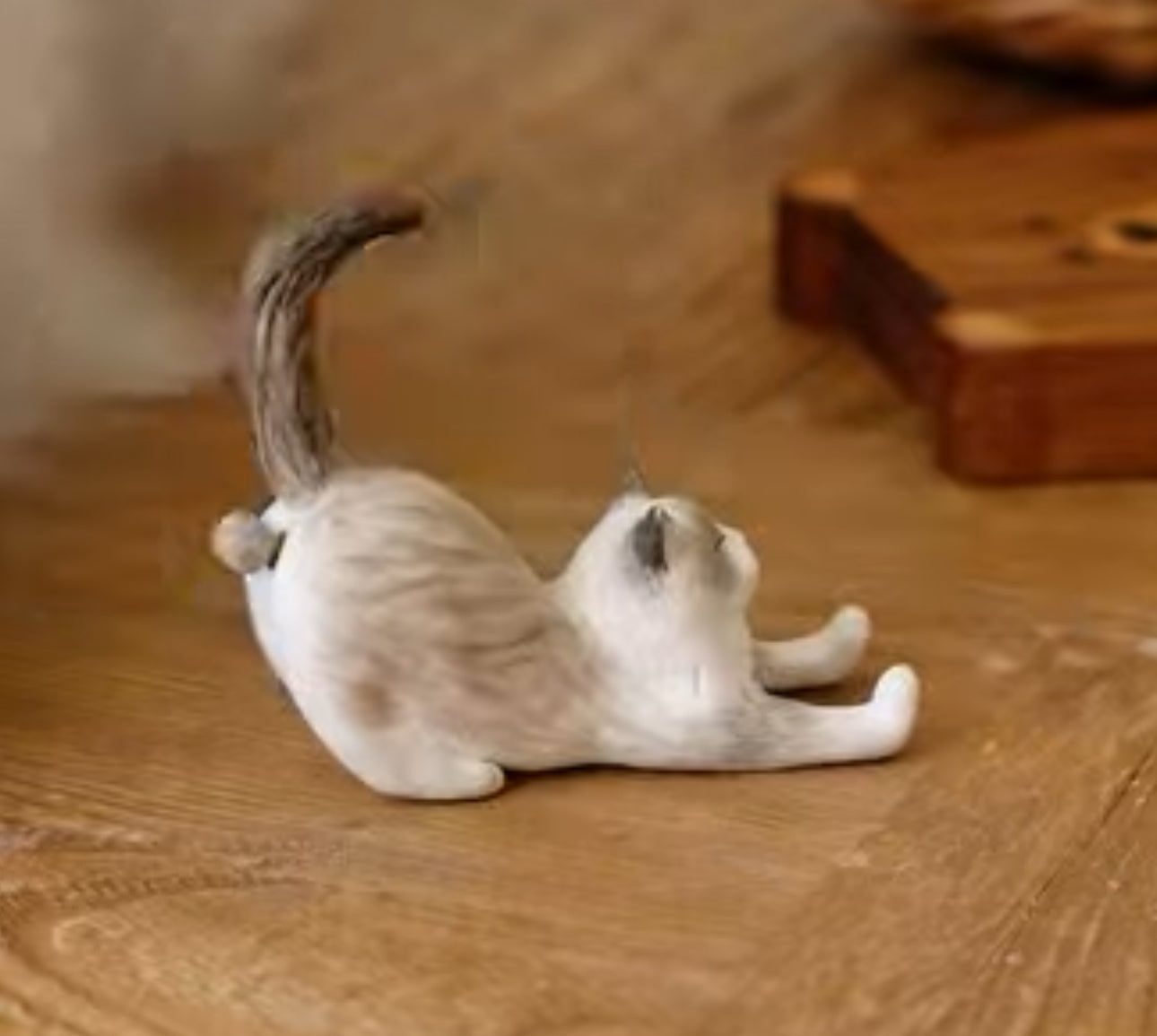 Cat figurine Phone Holder